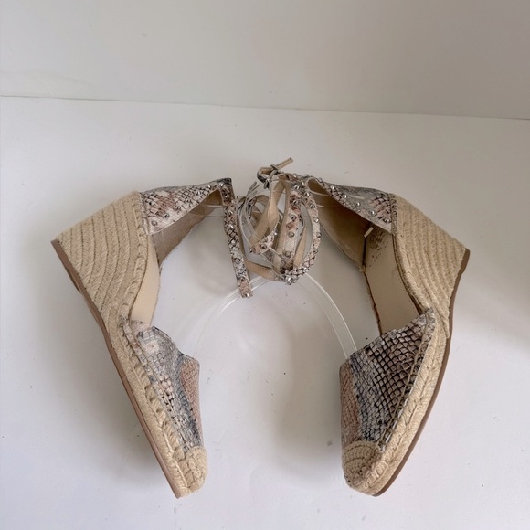 Vince Camuto Vanissa Snake spring Leather Espadrille Wedges Size 8